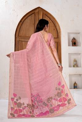 Womens elegant baby pink  cotton silk saree with golden zari border and  pallu with blouse 2