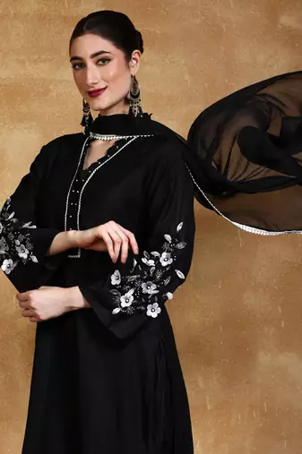 Women Floral Embroidered Kurta with Trousers & Dupatta