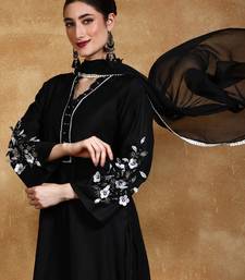 Women Floral Embroidered Kurta with Trousers & Dupatta