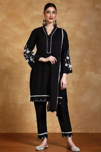 Women Floral Embroidered Kurta with Trousers & Dupatta