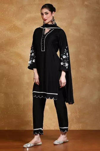 Women Floral Embroidered Kurta with Trousers & Dupatta