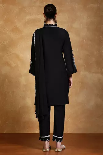 Women Floral Embroidered Kurta with Trousers & Dupatta