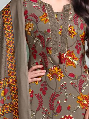 Women Ethnic Motifs Printed Regular Kurta with Trousers & With Dupatta 2