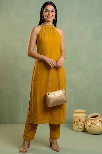 Women Ethnic Motifs Embroidered Regular Thread Work Silk Georgette Kurta with Trousers
