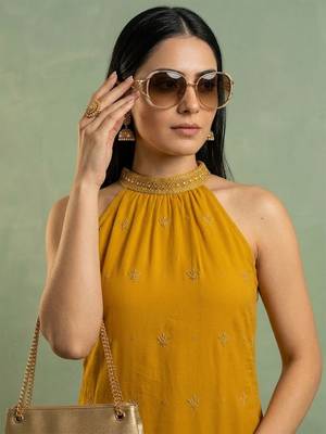 Women Ethnic Motifs Embroidered Regular Thread Work Silk Georgette Kurta with Trousers 2