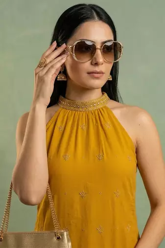 Women Ethnic Motifs Embroidered Regular Thread Work Silk Georgette Kurta with Trousers