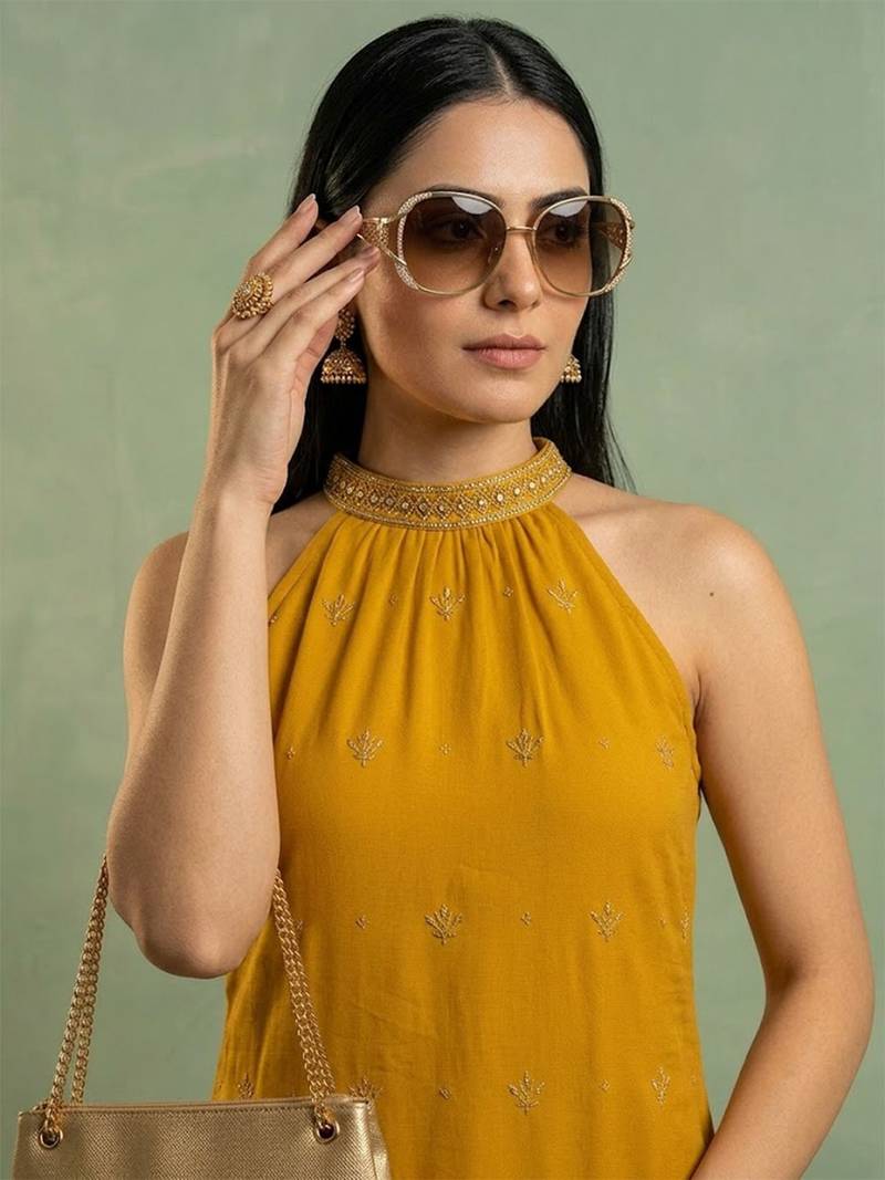 Women Ethnic Motifs Embroidered Regular Thread Work Silk Georgette Kurta with Trousers