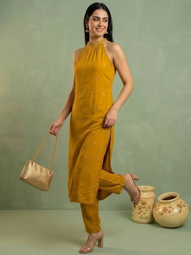 Women Ethnic Motifs Embroidered Regular Thread Work Silk Georgette Kurta with Trousers