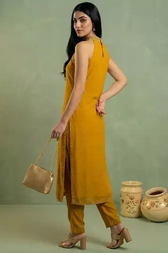 Women Ethnic Motifs Embroidered Regular Thread Work Silk Georgette Kurta with Trousers