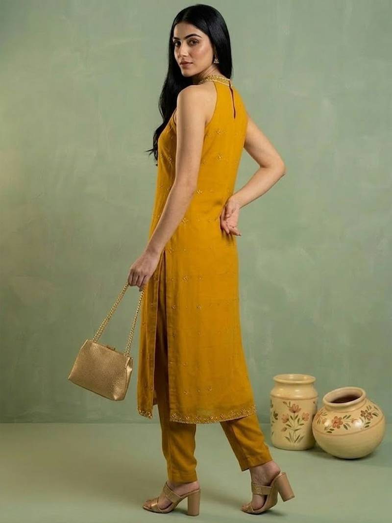 Women Ethnic Motifs Embroidered Regular Thread Work Silk Georgette Kurta with Trousers
