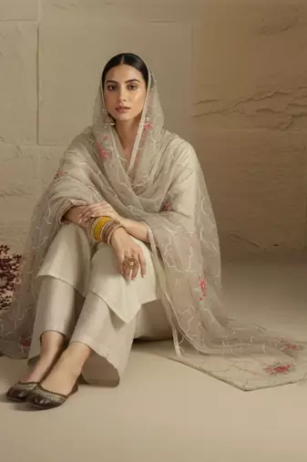 Women Floral Regular Thread Work Kurta with Palazzos & With Dupatta