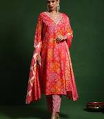 Bandhani Printed V-Neck Thread Work Kurta With Trousers & Dupatta