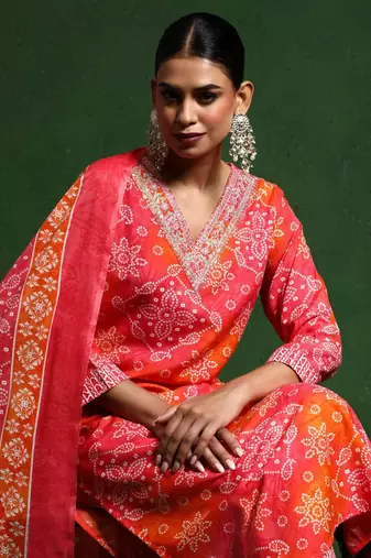 Bandhani Printed V-Neck Thread Work Kurta With Trousers & Dupatta
