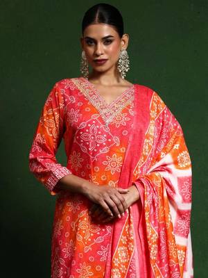 Bandhani Printed V-Neck Thread Work Kurta With Trousers & Dupatta 6