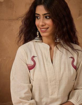 Women Ethnic Motifs Embroidered Regular Thread Work Kurta with Trousers 3
