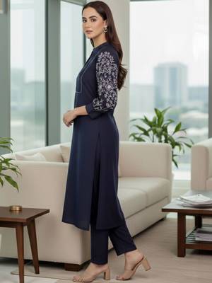Women Ethnic Motifs Embroidered Panelled Thread Work Kurta with Trousers 1