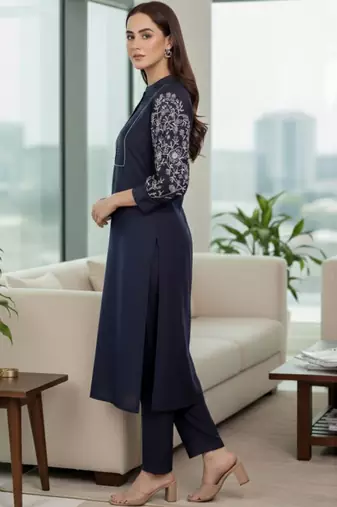 Women Ethnic Motifs Embroidered Panelled Thread Work Kurta with Trousers
