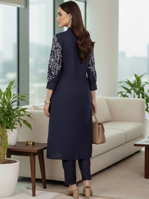 Women Ethnic Motifs Embroidered Panelled Thread Work Kurta with Trousers 2
