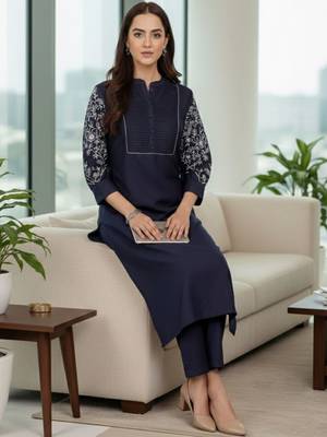 Women Ethnic Motifs Embroidered Panelled Thread Work Kurta with Trousers 3