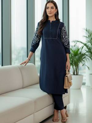 Women Ethnic Motifs Embroidered Panelled Thread Work Kurta with Trousers 4