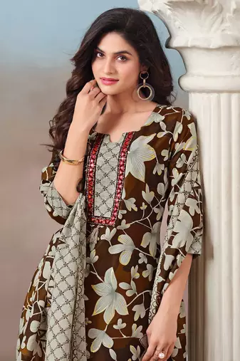 Women Floral Printed Regular Kurta with Trousers & With Dupatta