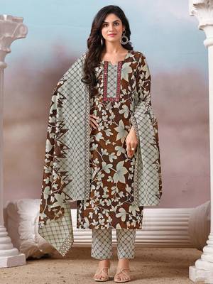 Women Floral Printed Regular Kurta with Trousers & With Dupatta 1