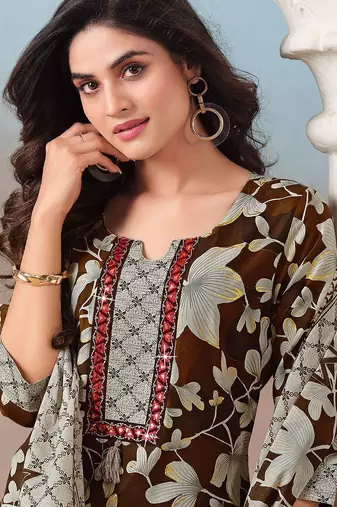 Women Floral Printed Regular Kurta with Trousers & With Dupatta
