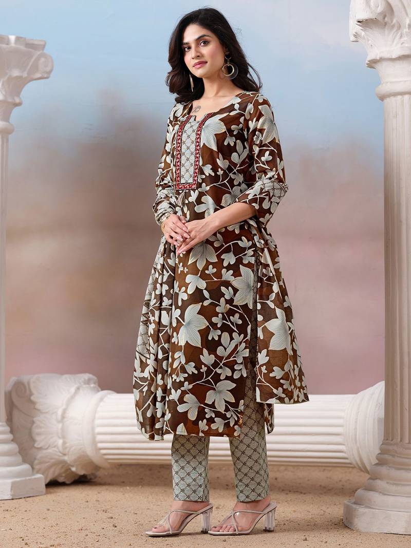 Women Floral Printed Regular Kurta with Trousers & With Dupatta