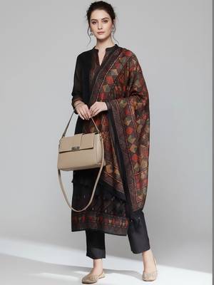 Women Regular Chanderi Silk Kurta with Trousers & With Dupatta 1