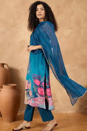 Women Floral Printed Regular Beads and Stones Kurta with Trousers & With Dupatta