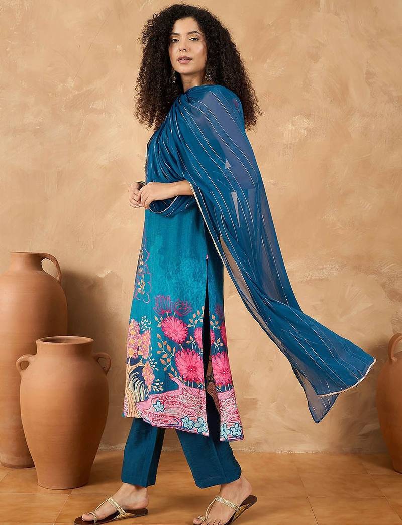 Women Floral Printed Regular Beads and Stones Kurta with Trousers & With Dupatta