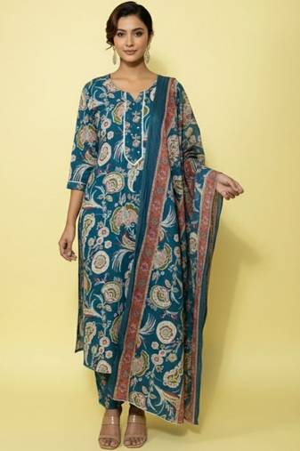 Women Ethnic Motifs Printed Regular Kurta with Trousers & With Dupatta