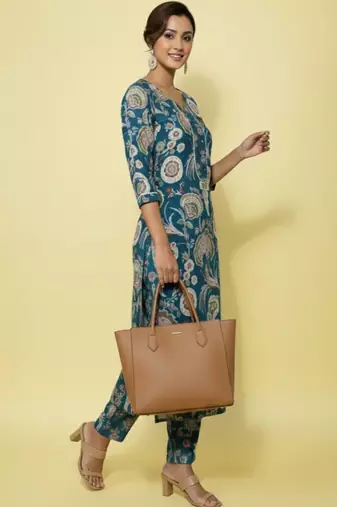 Women Ethnic Motifs Printed Regular Kurta with Trousers & With Dupatta