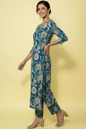 Women Ethnic Motifs Printed Regular Kurta with Trousers & With Dupatta