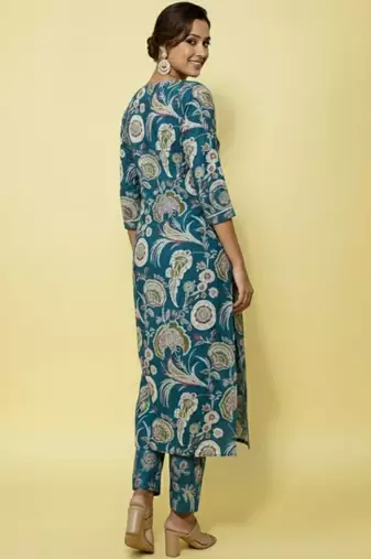 Women Ethnic Motifs Printed Regular Kurta with Trousers & With Dupatta