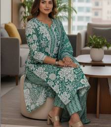 Women Floral Printed Regular Pure Cotton Kurta with Trousers & With Dupatta