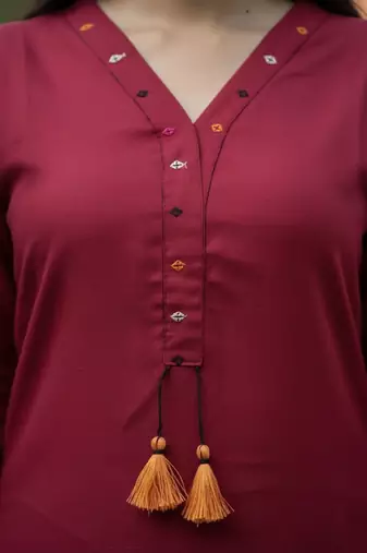 Women Regular Thread Work Kurta with Trousers