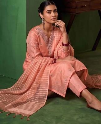 Women Ethnic Motifs Embroidered Regular Thread Work Kurta with Trousers & With Dupatta 3