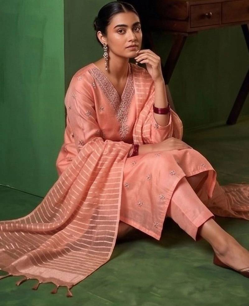 Women Ethnic Motifs Embroidered Regular Thread Work Kurta with Trousers & With Dupatta