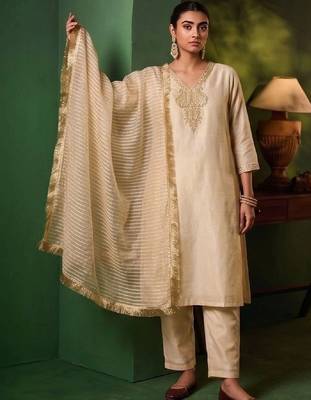 Women Ethnic Motifs Embroidered Regular Thread Work Kurta with Trousers & With Dupatta 1