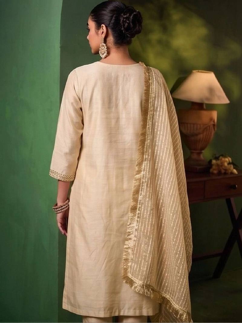 Women Ethnic Motifs Embroidered Regular Thread Work Kurta with Trousers & With Dupatta
