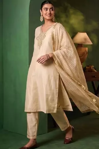 Women Ethnic Motifs Embroidered Regular Thread Work Kurta with Trousers & With Dupatta