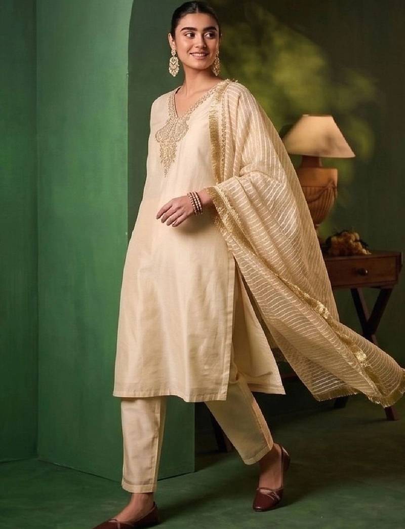 Women Ethnic Motifs Embroidered Regular Thread Work Kurta with Trousers & With Dupatta