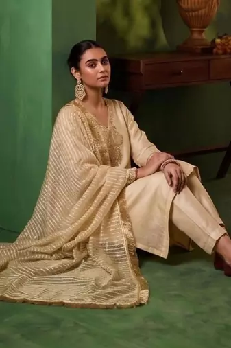 Women Ethnic Motifs Embroidered Regular Thread Work Kurta with Trousers & With Dupatta