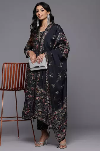 Floral Printed Sequinned Kurta With Trousers & Dupatta