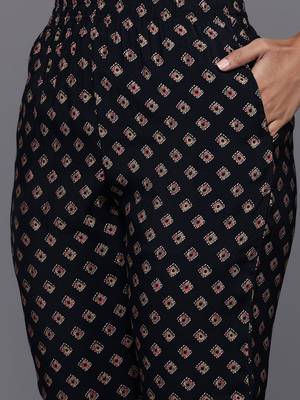 Floral Printed Sequinned Kurta With Trousers & Dupatta 3