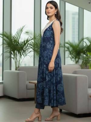 Women Floral Printed Regular Thread Work Pure Cotton Kurta with Trousers 3