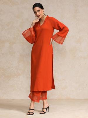 Women Regular Silk Crepe Kurta with Trousers 3