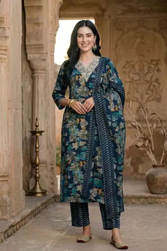 Women Floral Printed Regular Kurta with Trousers & With Dupatta