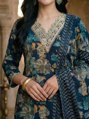 Women Floral Printed Regular Kurta with Trousers & With Dupatta 2